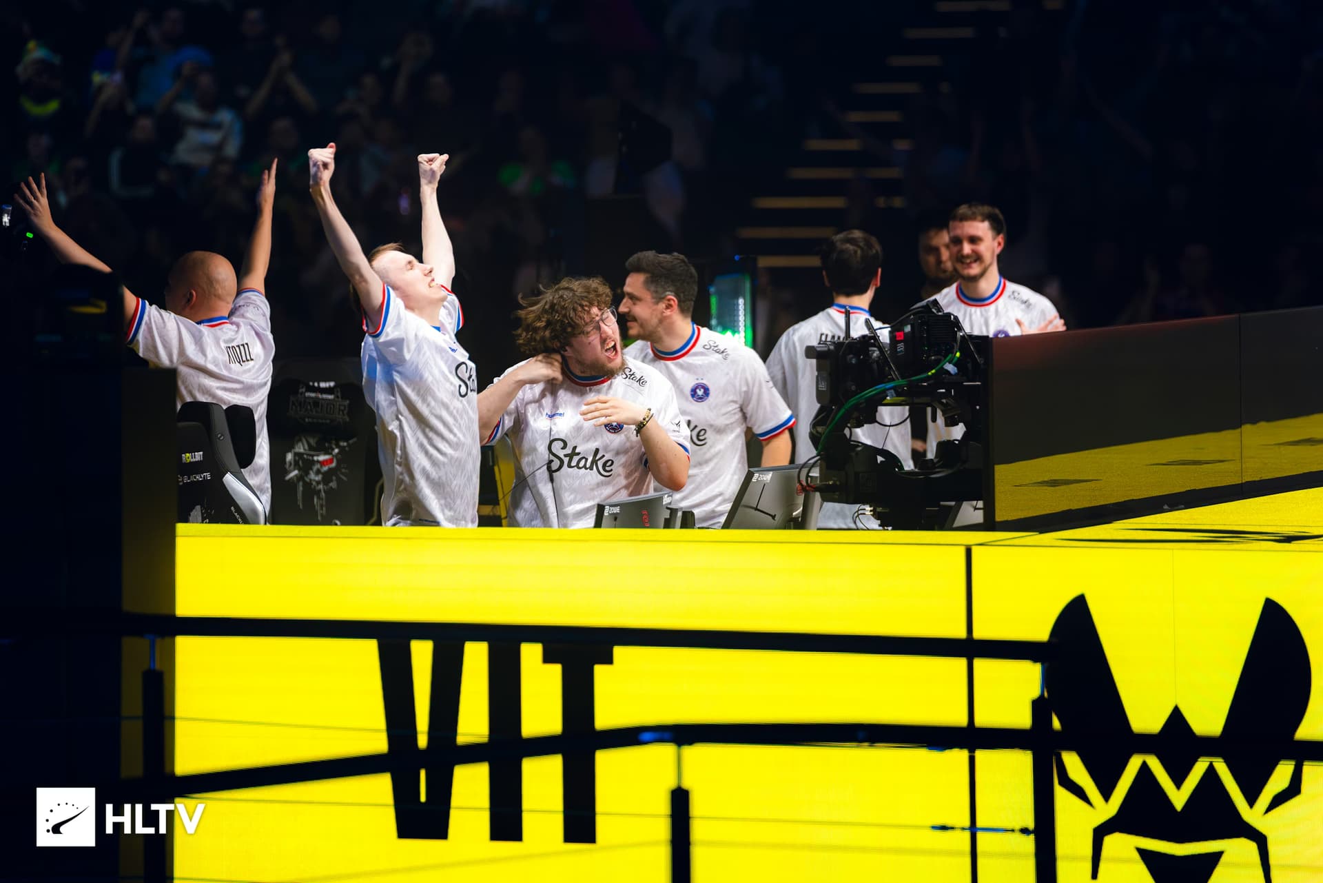 Vitality komandos viršelis